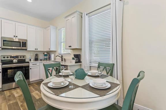 2 Bedrooms / 2 Bathrooms / Margaritaville (8081KD)