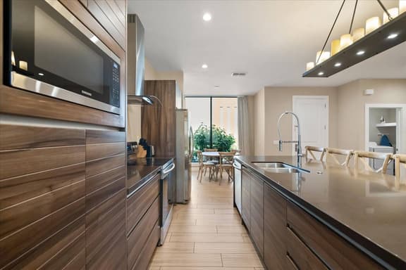 4 Bedrooms/4.5 Baths/ Magic Village Views (7555BD)