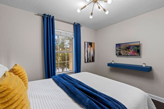 6 Bedrooms/ 5 Bathrooms/ Paradise Palms (8870 CP)