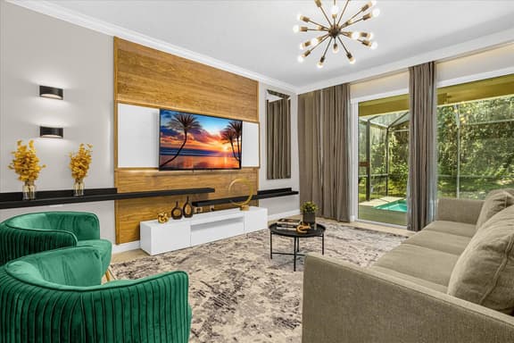 6 Bedrooms / 5 Bathrooms / Paradise Palms (8852 CP)