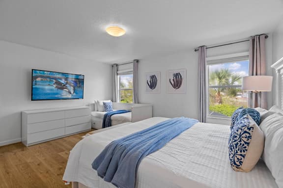 6 Bedrooms / 5 Bathrooms / Paradise Palms (2981BP)