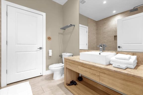 4 Bedroom/4.5 Bathroom/Magic Village Views(3131RW)
