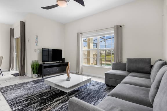 4 Bedrooms / 3 Bathrooms / Storey Lake (3135 PP)