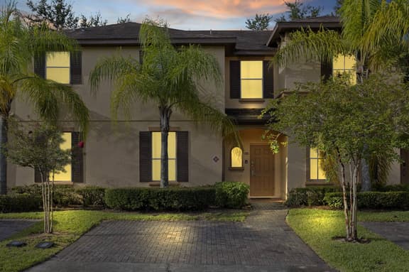 4 Bedrooms/ 3 Bathrooms/ Regal Palms (2725 CA)