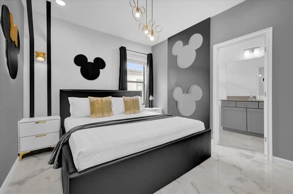 10 Bedrooms/ 9 Bathrooms/ Paradiso Grande (5845HS)