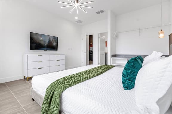 15 Bedrooms/15 Bathrooms/ Paradiso Grande (6313SS)