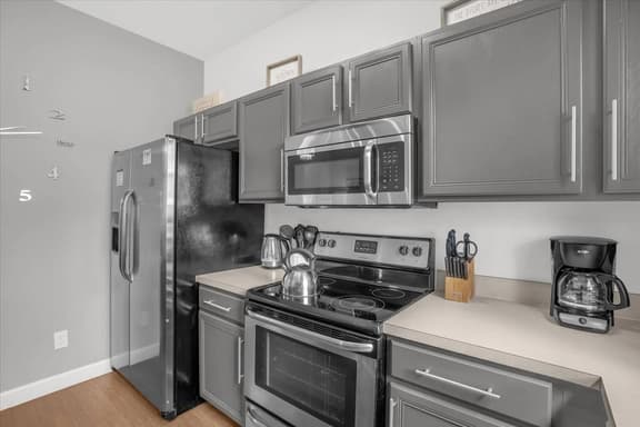 4 Bedrooms/ 3 Bathrooms/ Regal Palms (814 CA)