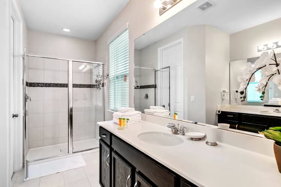 5 Bedrooms / 5.5 Bathrooms / Solara (1760 SP)