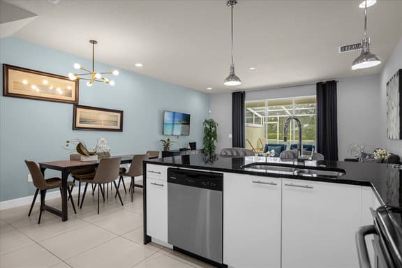 3 Bedrooms / 3 Bathroom / Silver Creek (1523 RC)
