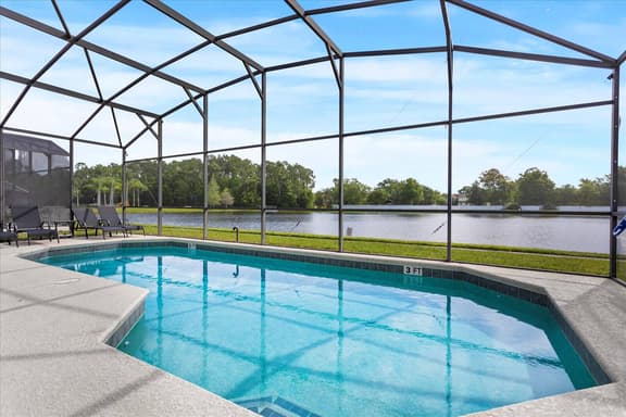 6 Bedrooms / 4.5 Bathrooms Seasons (1270 SB)