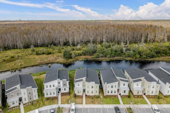 9 Bedrooms/ 5 Bathrooms Storey Lake (2976 PL)