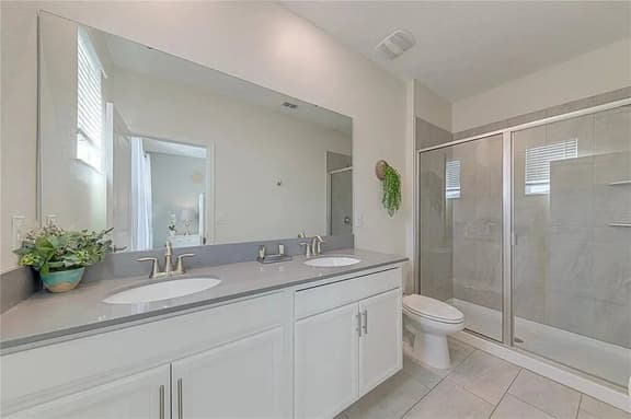 6 Bedrooms/ 5 Bathrooms/ Storey Lake (2760 BD)