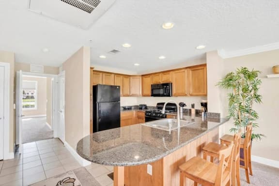 3 Bedrooms/ 2.5 Bathrooms/ Reunion (7635 HC)