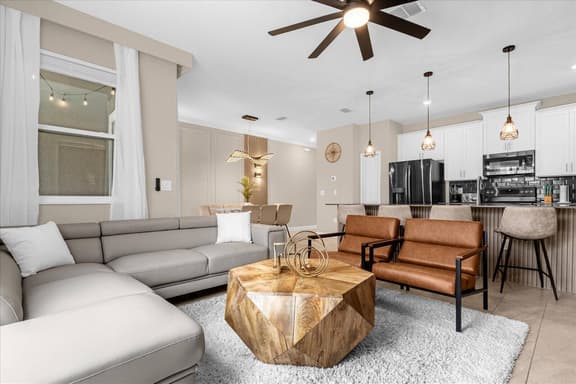 4 Bedrooms/ 3 Bathrooms/ Storey Lake (2947PL)