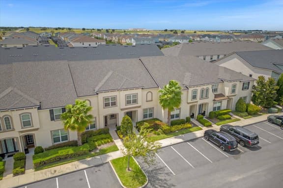 3 Bedrooms/ 3.5 Bathrooms/ Solara (1540 CP)