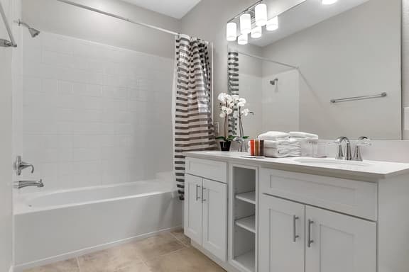 2 Bedrooms / 2 Bathrooms / Storey Lake (3150-404 PC)