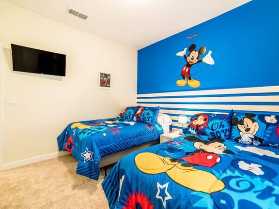5 Bedrooms/ 4 Bathrooms/ Storey Lake (3131 PP)