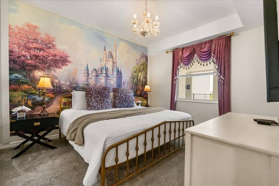 3 Bedrooms / 2 Bathrooms / Storey Lake (3141-306)